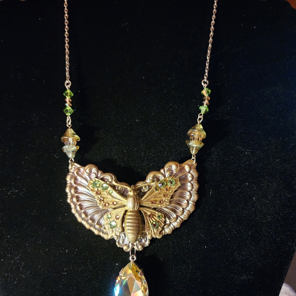 Vintage Butterfly Statement Necklace with Crystal Drop - Picture 4 of 11